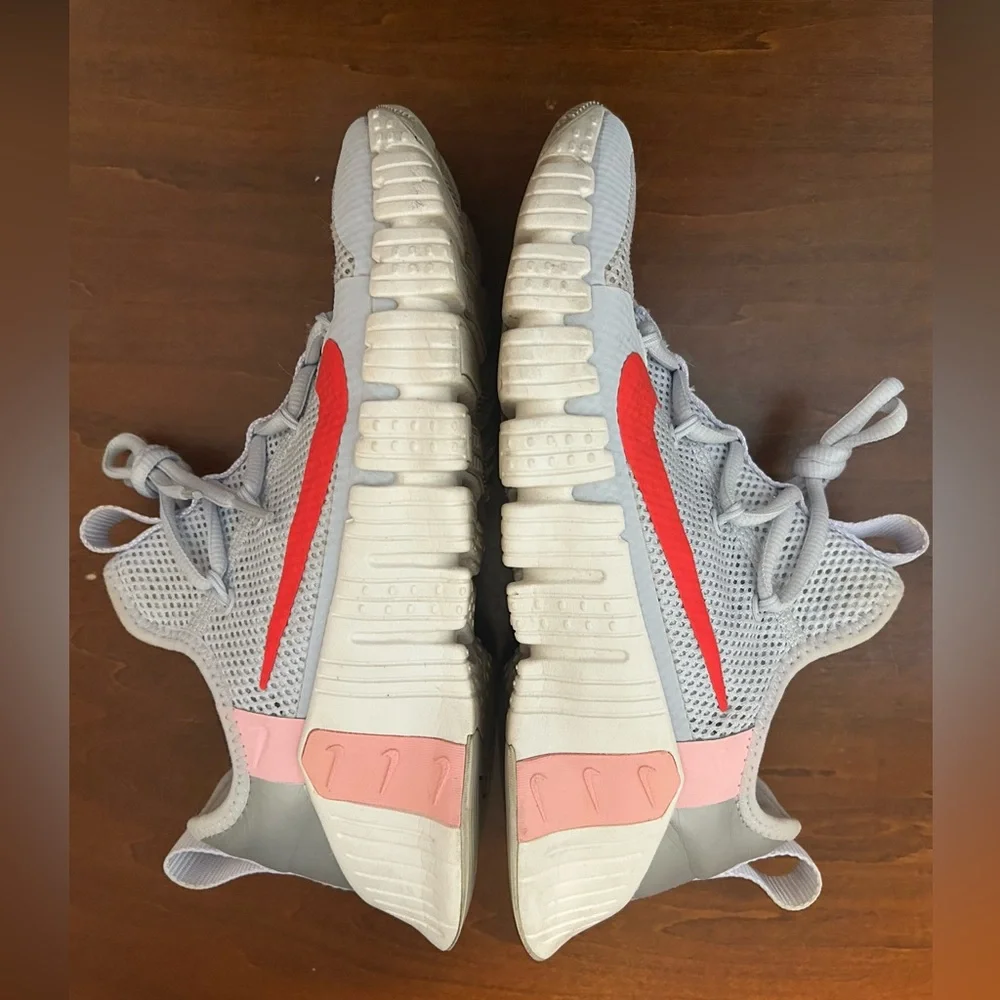 women’s Nike free metcon 3 grey/ crimson size 8 - Picture 5 of 15